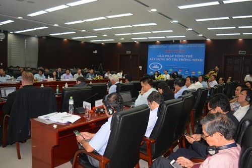 Da Nang hosts seminar on building a smart city - ảnh 1